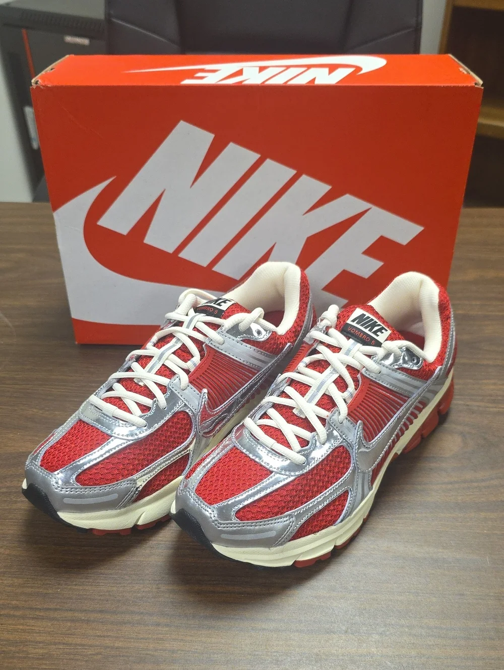 Nike Zoom Vomero 5 Running Shoes Gym Red/Chrome IM3486-600 Men's 11 New